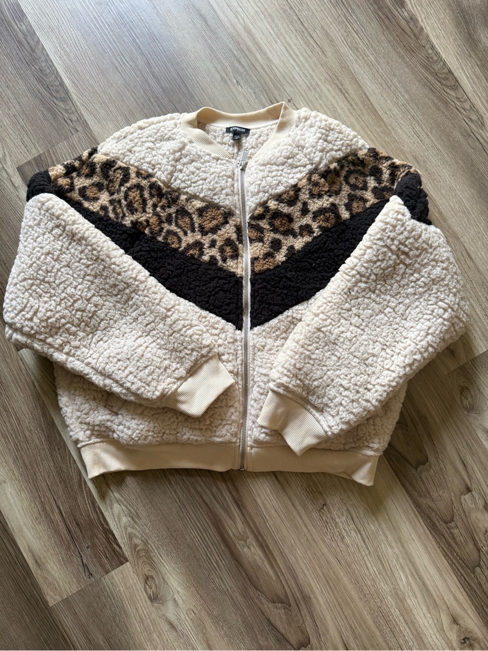 Cozy Neutral Sherpa Bomber Jacket with Leopard Accent